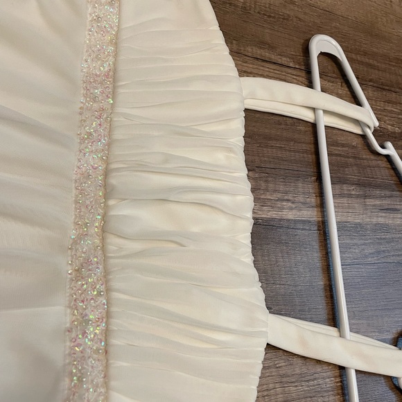White Sleeveless Party Dress with Sequins Junior XL - Picture 2 of 7
